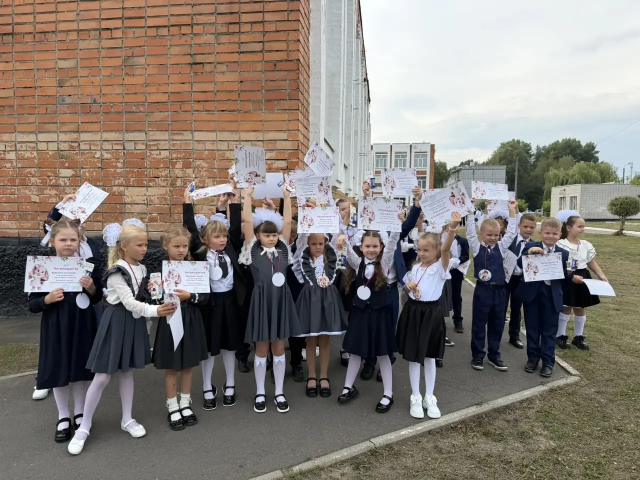 Наш благотворительный фонд «Даря жизнь» провёл акцию «Дети вместо цветов»., изображение 1